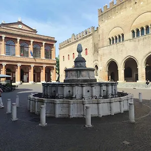 appartamento-in-piazza-cavour.emilia-romagnahotels.net/